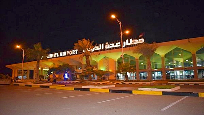 أمن مطار عدن يضبط 3 خبراء أجانب على صلة بمنظومة الدعم التقني للحوثيين